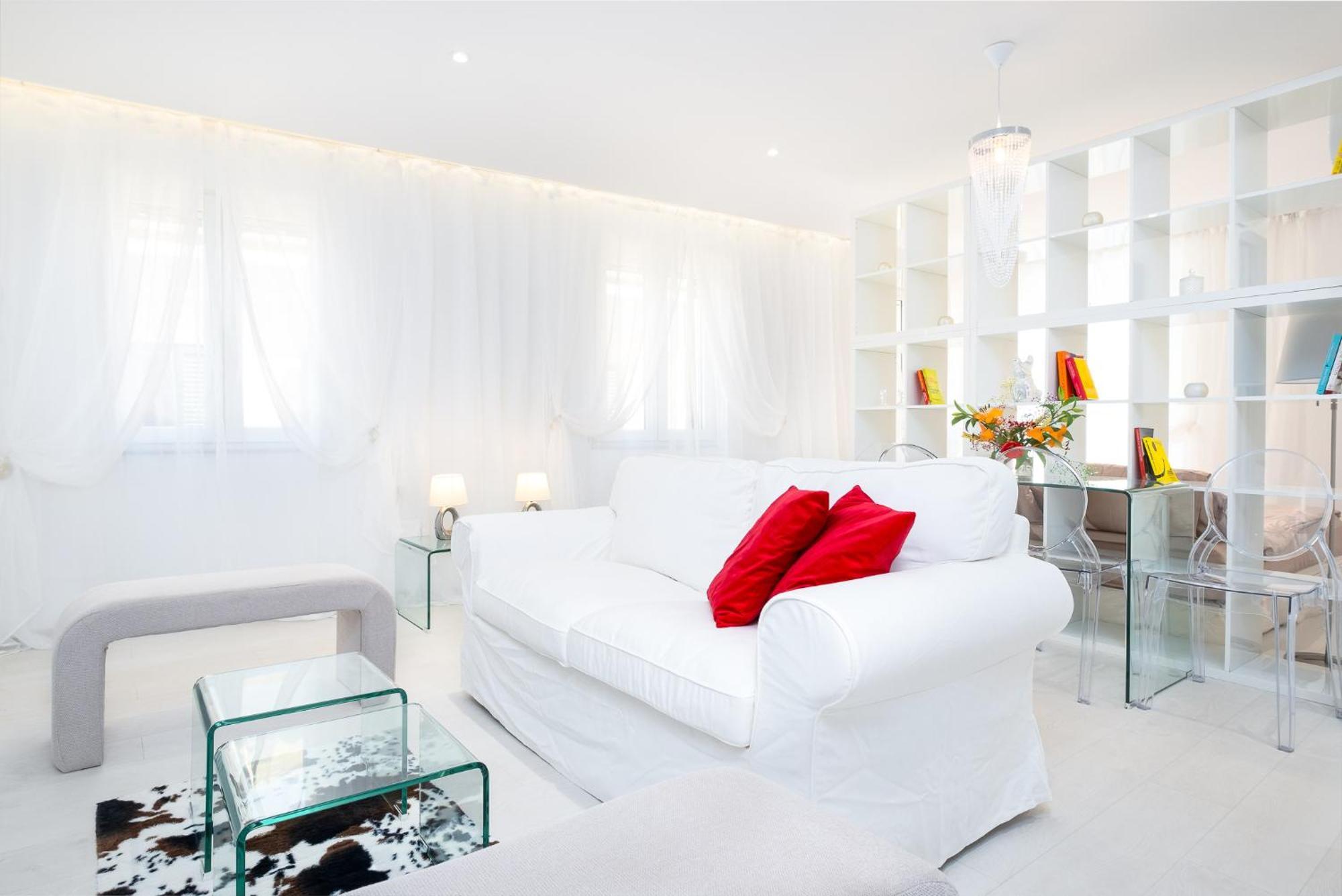 Crystal Apartment *