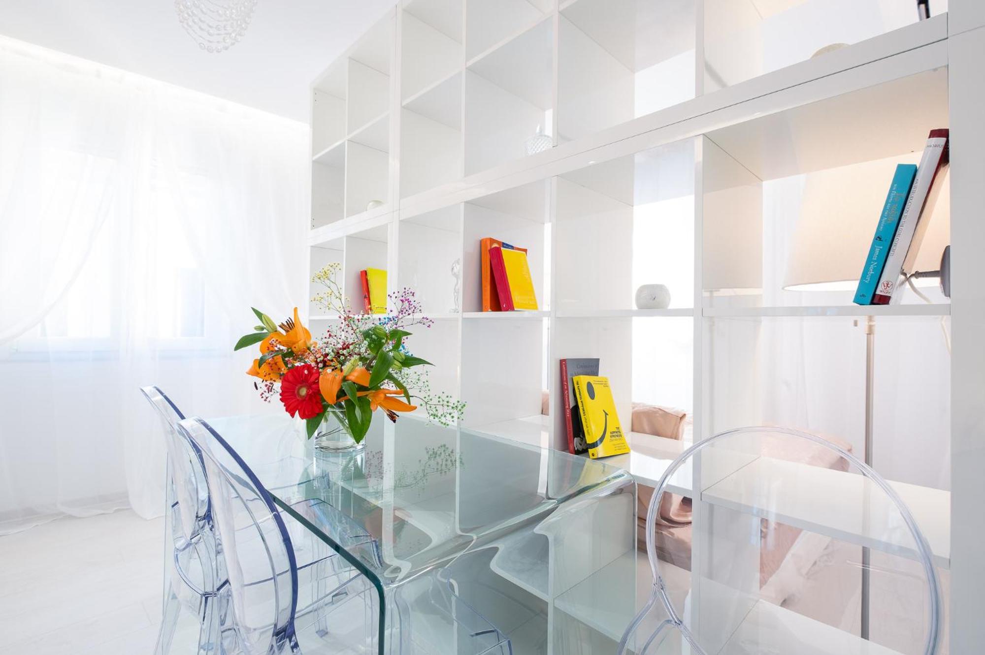 Crystal Apartment *