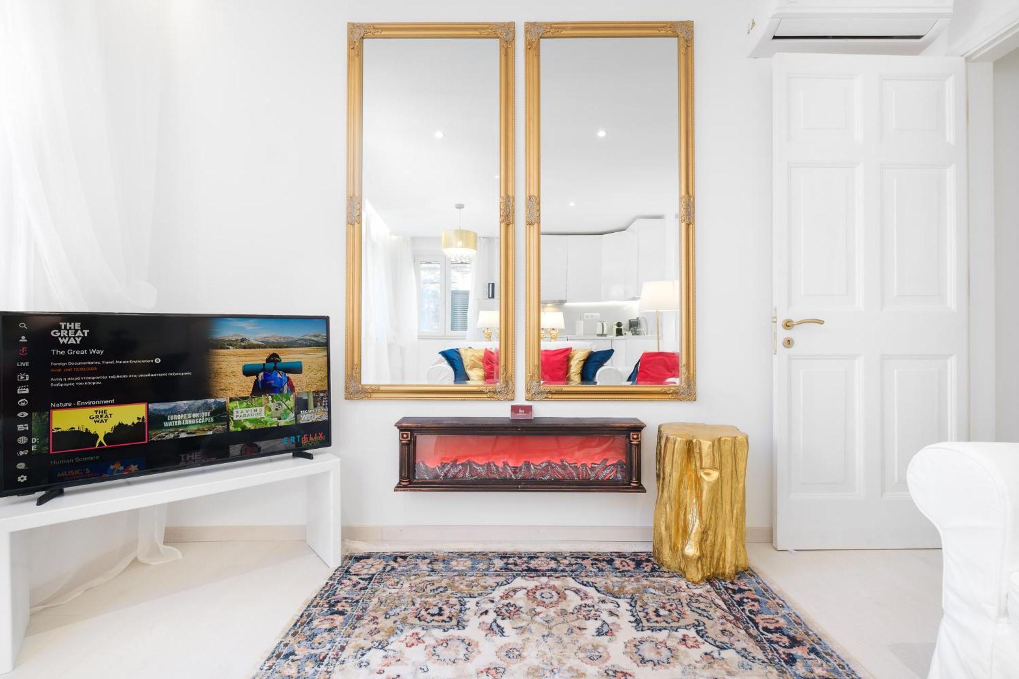 Crystal Apartment